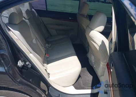 2011 Subaru Legacy 2.5I Limited z USA, uszkodzony, nr VIN 4S3BMBL63B3248799